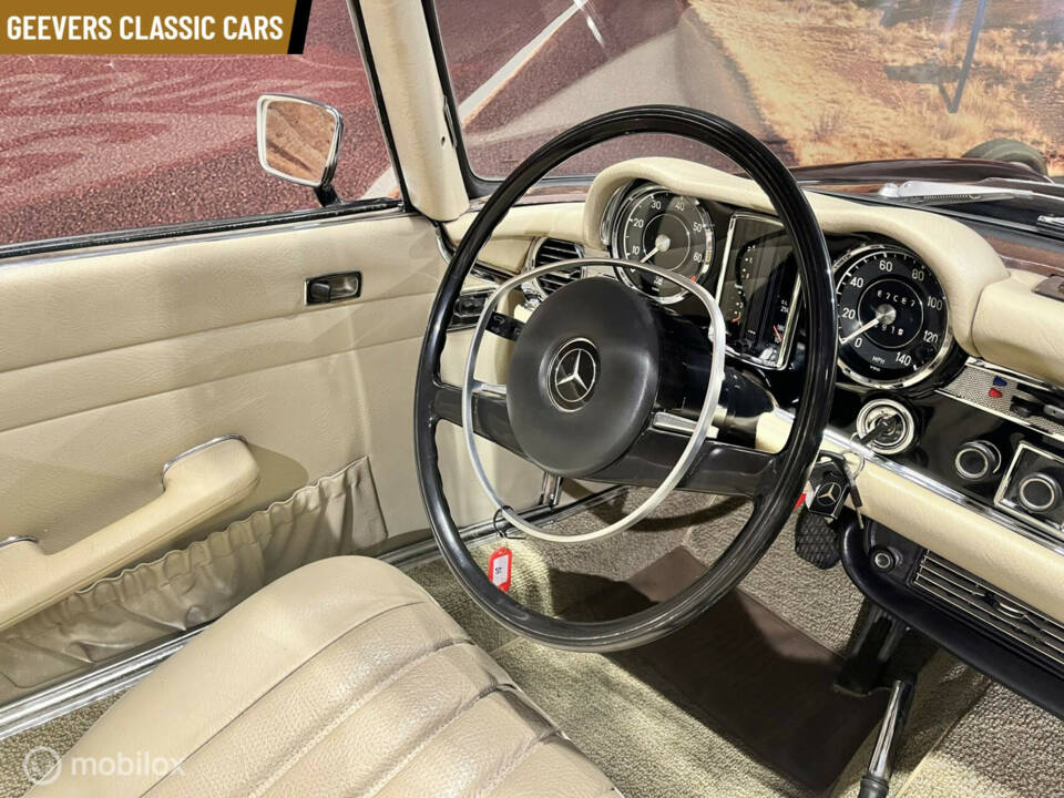 Image 27/46 of Mercedes-Benz 280 SL (1970)