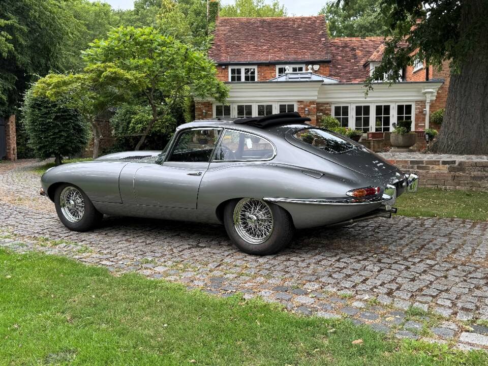 Image 17/30 de Jaguar Type E 4.2 (1965)