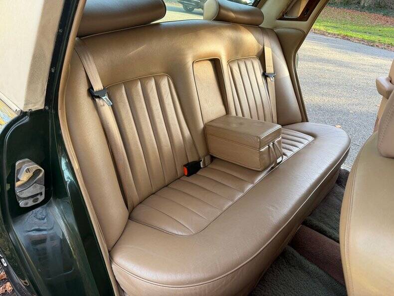 Immagine 19/50 di Rolls-Royce Silver Shadow II (1979)