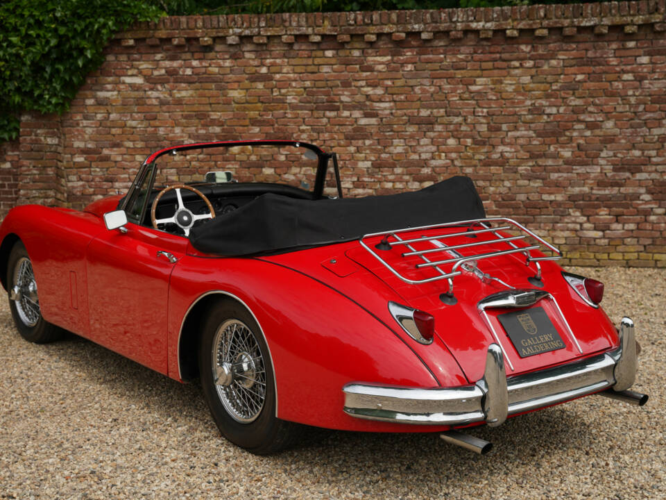 Image 2/50 of Jaguar XK 150 DHC (1960)