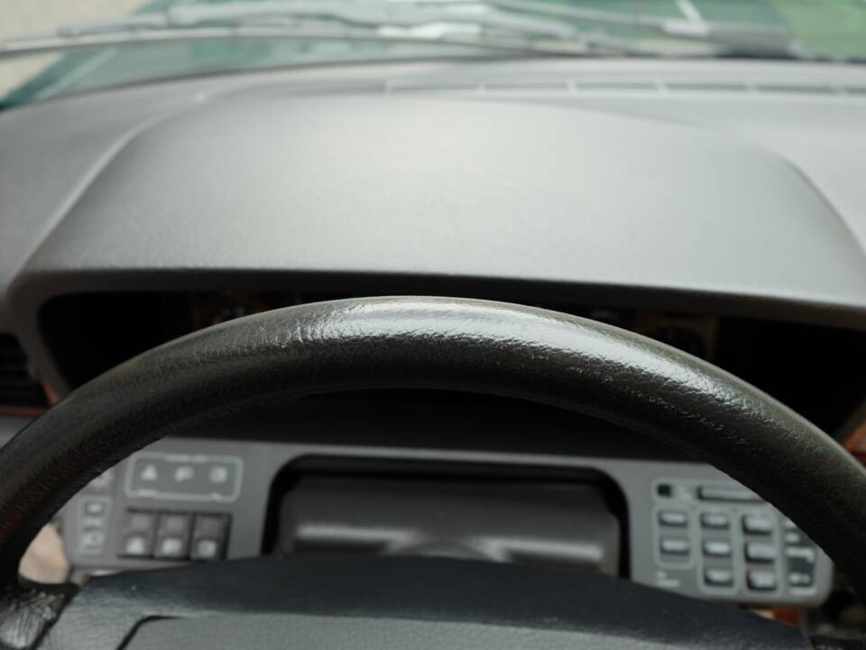 Image 38/77 de Jaguar XJ 40 (XJ-R) (1993)