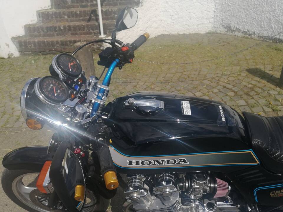 Image 46/54 of Honda CB 900 F Bol d'Or (1979)