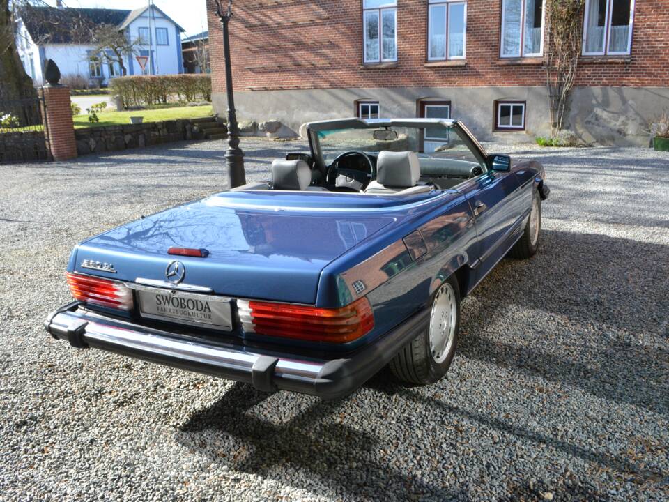 Bild 5/16 von Mercedes-Benz 560 SL (1988)