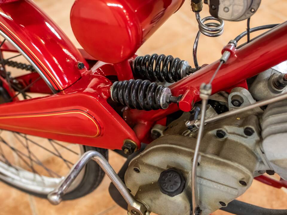 Image 5/13 de Moto Guzzi Guzzino 65 (1900)