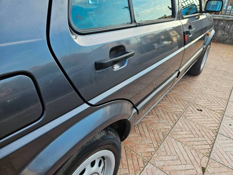 Bild 14/91 von Volkswagen Golf II 1.6 (1990)