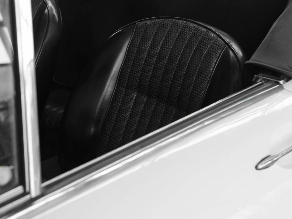 Image 32/50 of FIAT Dino Spider (1967)