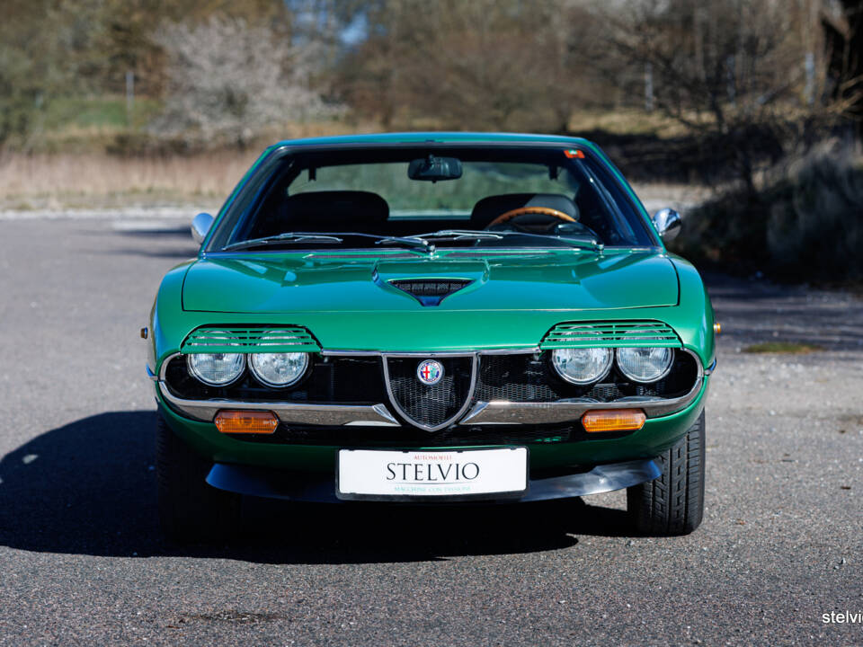 Image 15/49 de Alfa Romeo Montreal (1974)
