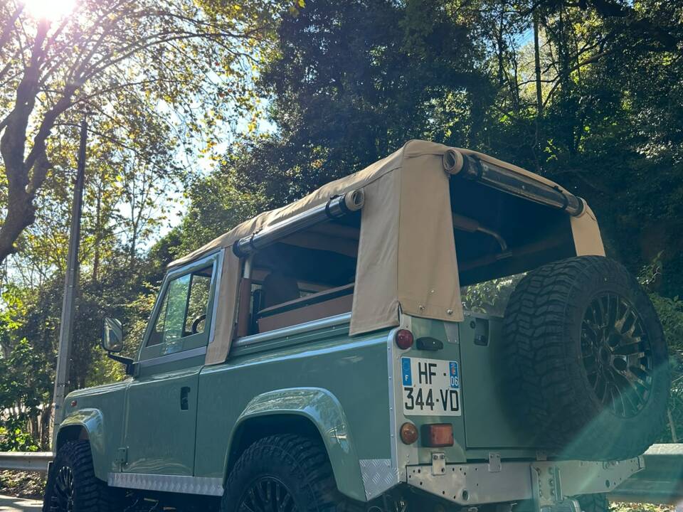 Image 67/72 of Land Rover 90 (1987)