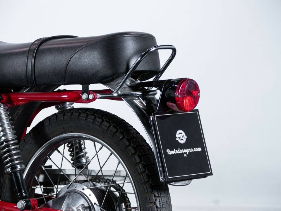 Immagine 15/50 di Moto Guzzi DUMMY (1971)