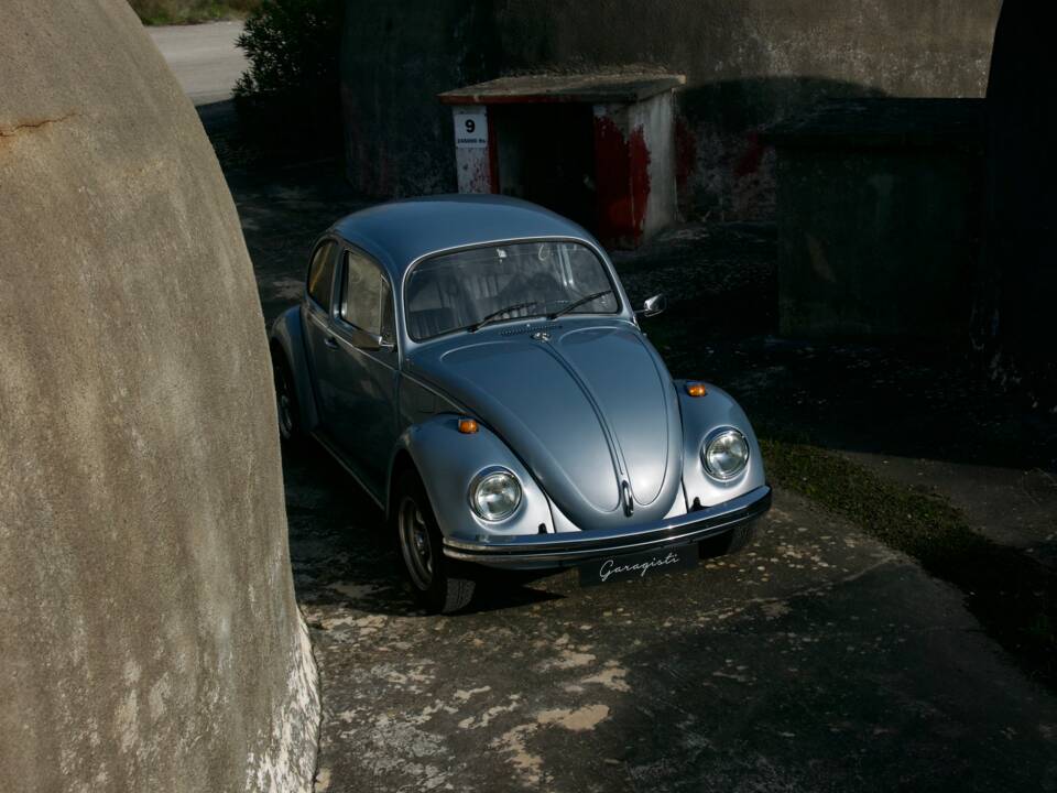 Image 13/54 of Volkswagen Beetle 1500 (1969)