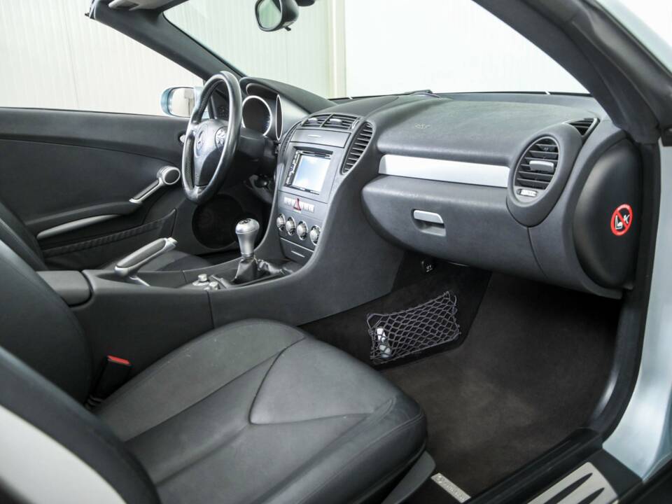 Immagine 12/50 di Mercedes-Benz SLK 200 Kompressor (2004)