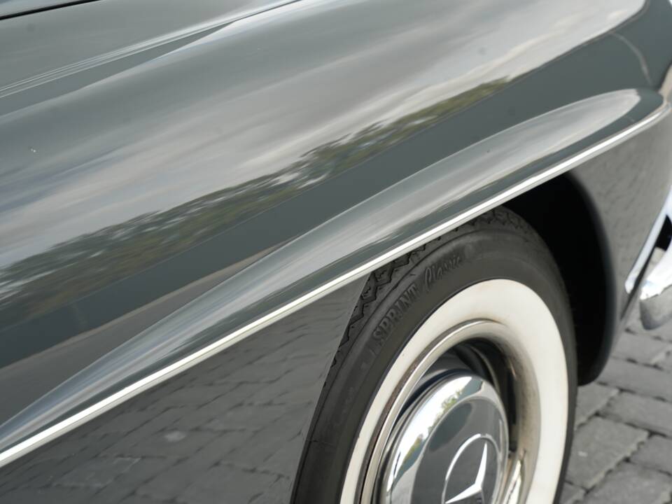 Image 39/50 de Mercedes-Benz 190 SL (1961)