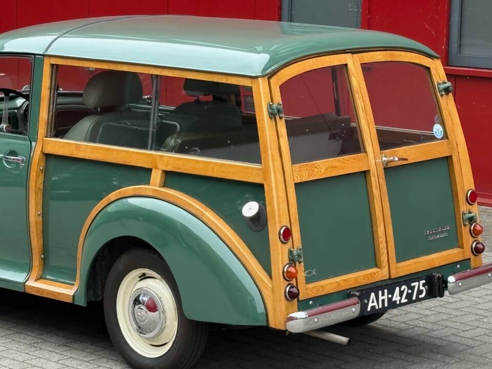 Image 14/16 of Morris Minor 1000 Traveller (1965)