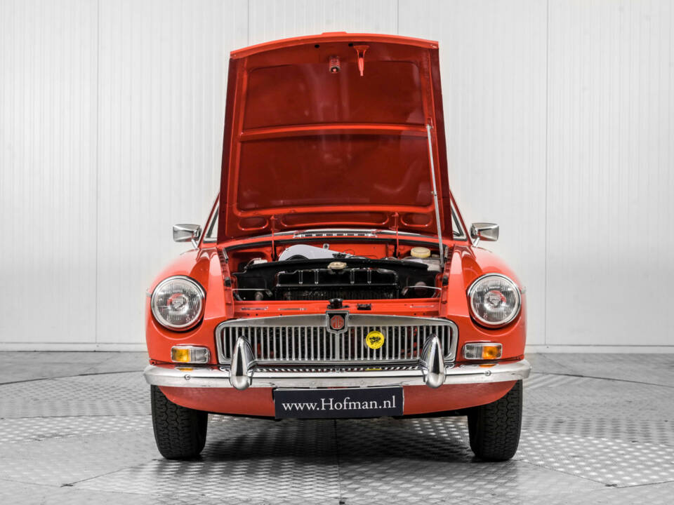 Imagen 43/50 de MG MGB GT (1975)