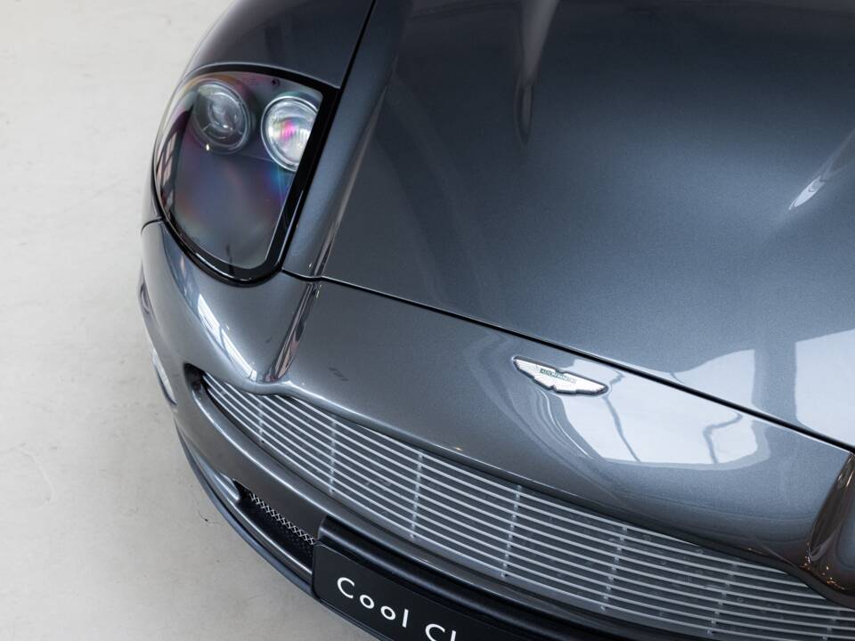 Image 22/31 de Aston Martin V12 Vanquish (2004)