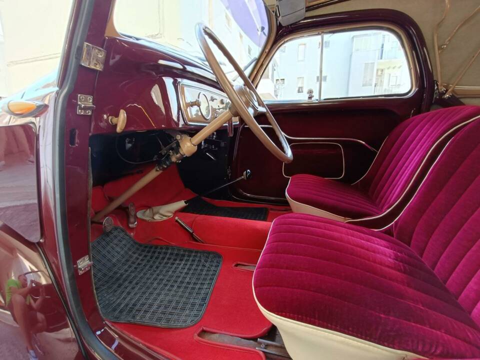 Bild 29/50 von FIAT 500 C Topolino (1951)