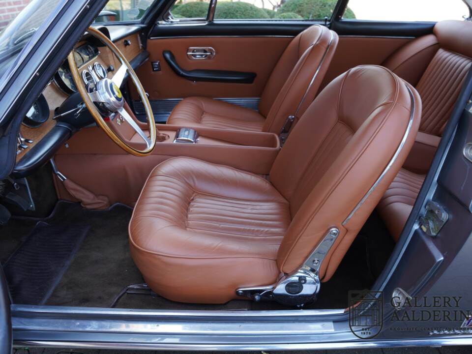 Bild 39/50 von Ferrari 330 GT 2+2 (1965)