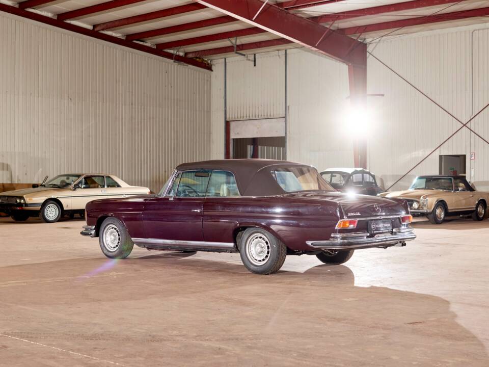 Bild 11/47 von Mercedes-Benz 280 SE (1970)