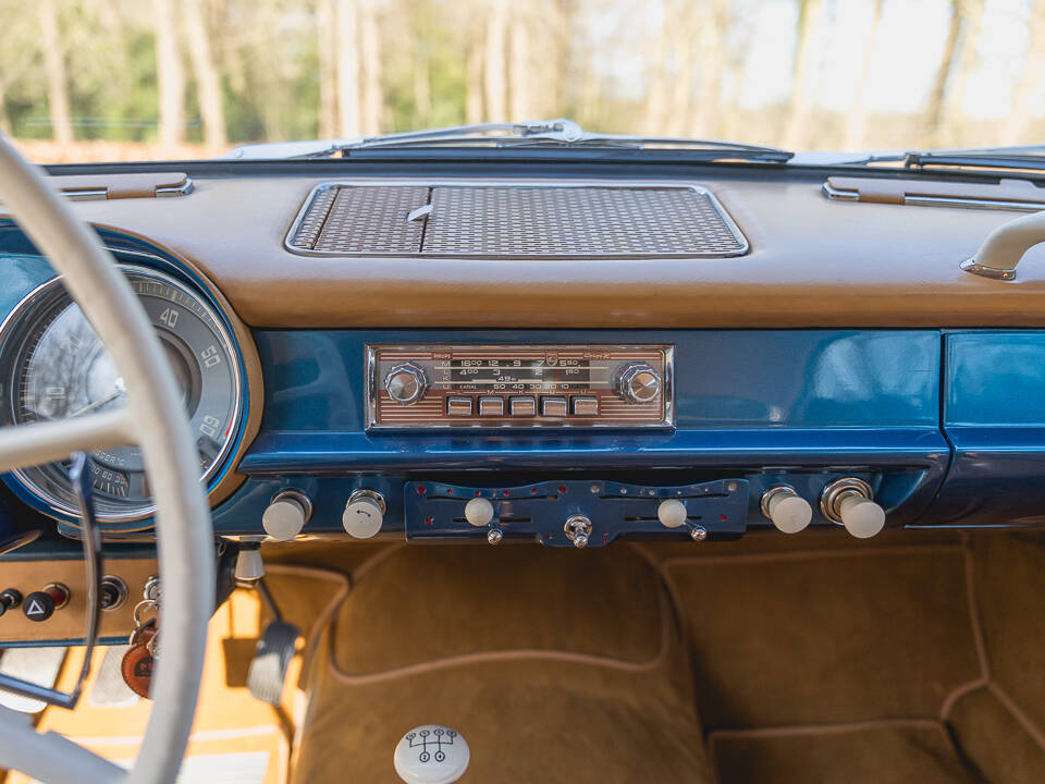 Image 21/45 de BMW 503 (1958)