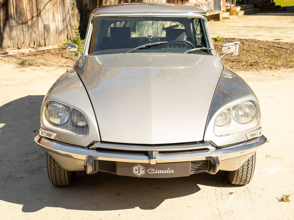 Image 13/53 of Citroën DS 23 Pallas (1972)