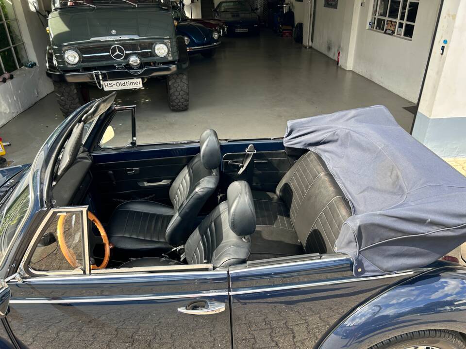 Bild 23/26 von Volkswagen Käfer 1303 LS (1978)