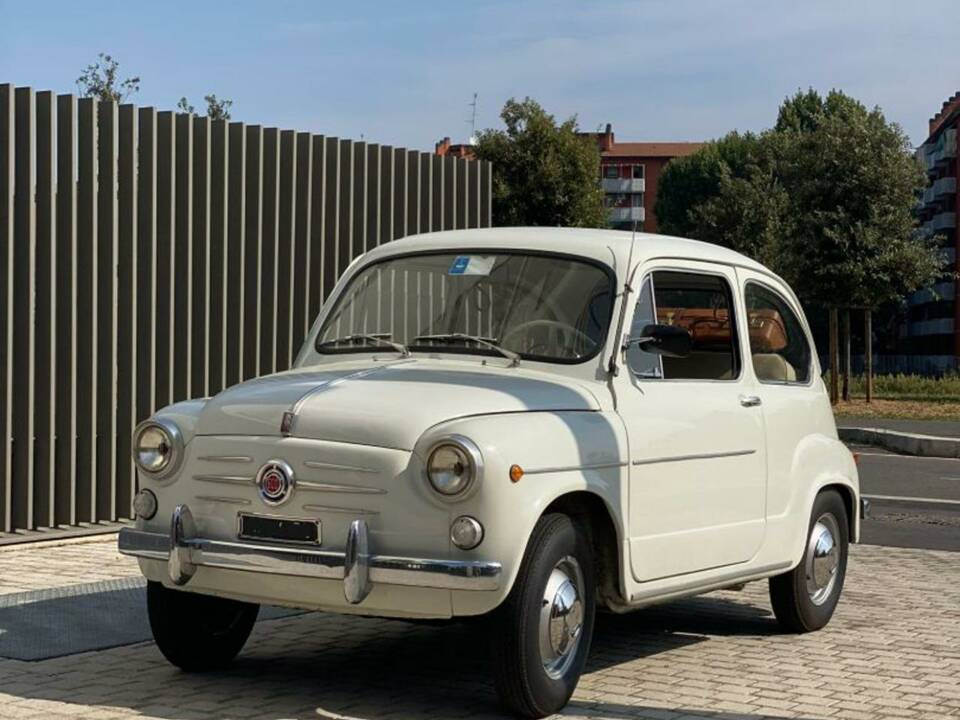 Image 16/28 of FIAT 600 D (1964)