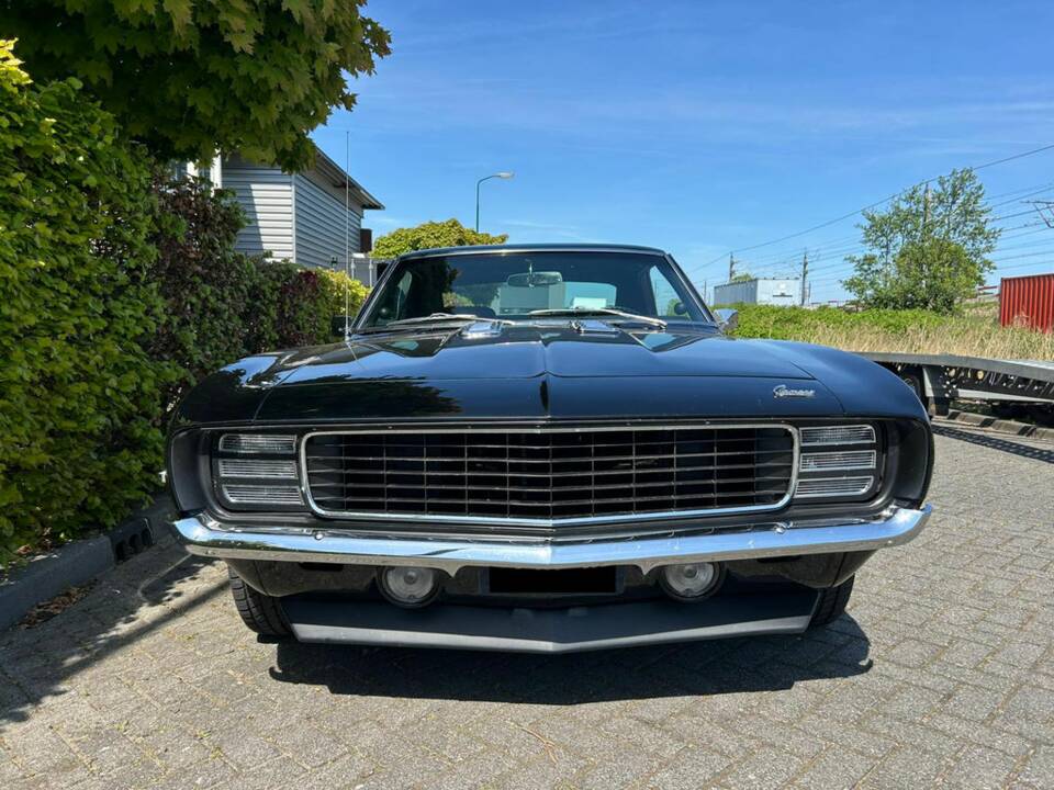 Image 2/8 of Chevrolet Camaro SS (1969)