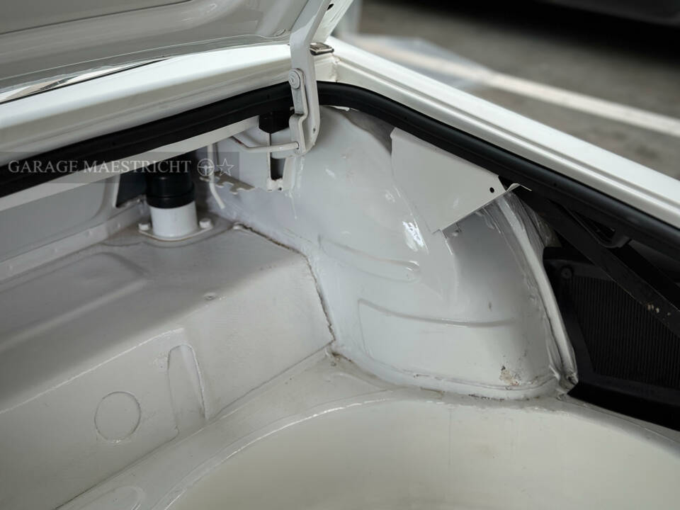 Afbeelding 42/72 van Alfa Romeo 2000 Spider Veloce (1981)