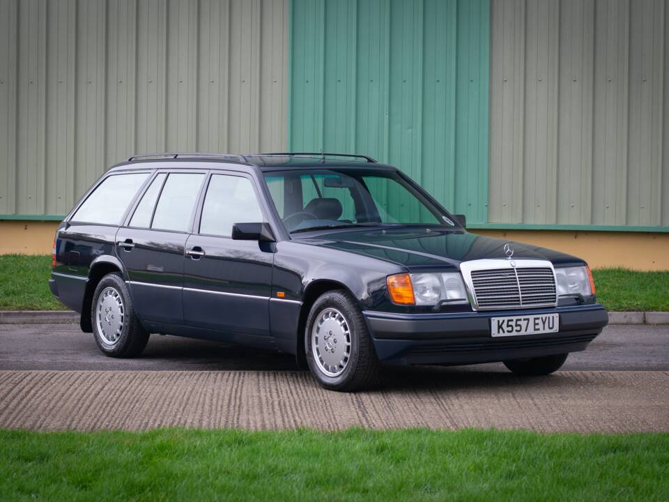 Bild 8/26 von Mercedes-Benz 300 TE (1992)
