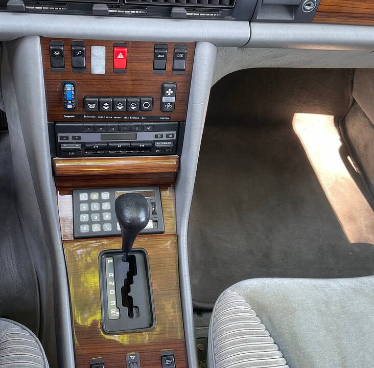 Image 9/24 of Mercedes-Benz 500 SEL (1982)