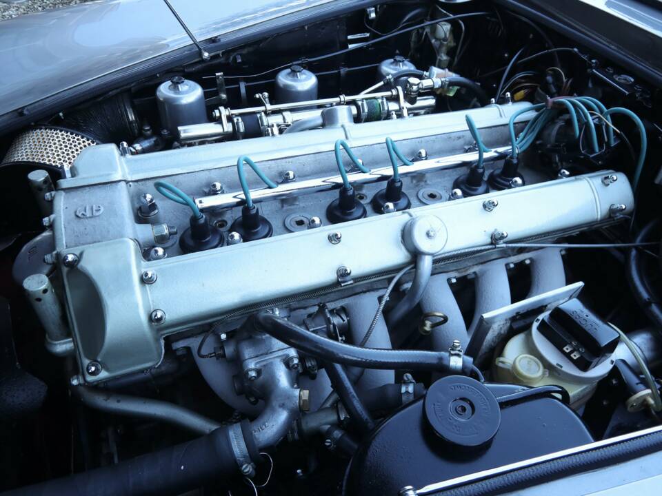 Bild 20/50 von Aston Martin DB 6 (1968)