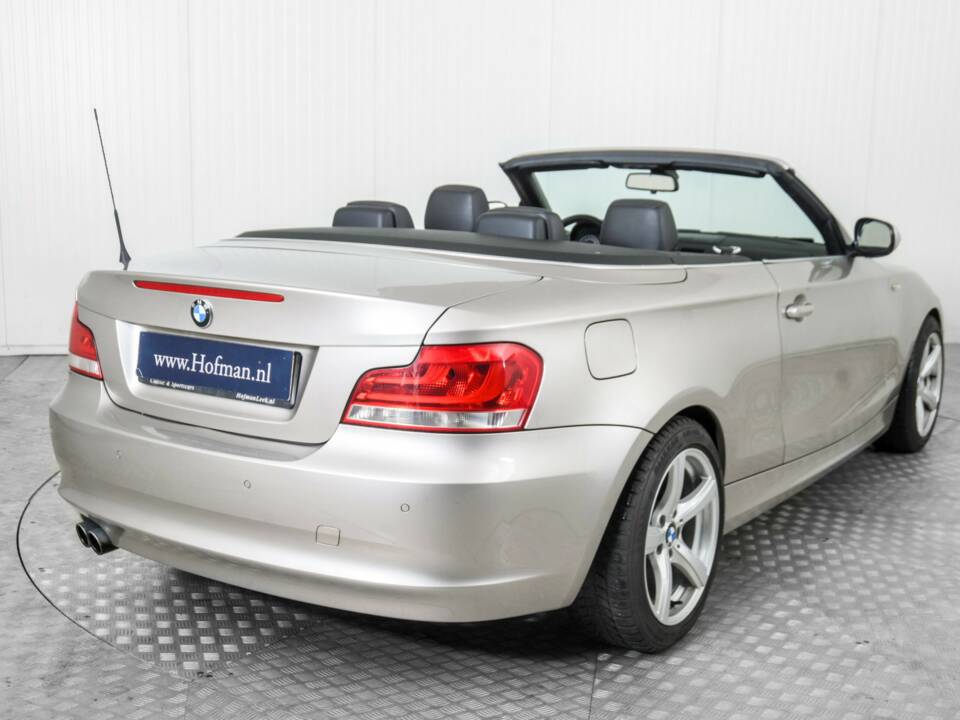 Immagine 25/50 di BMW 125i (2011)