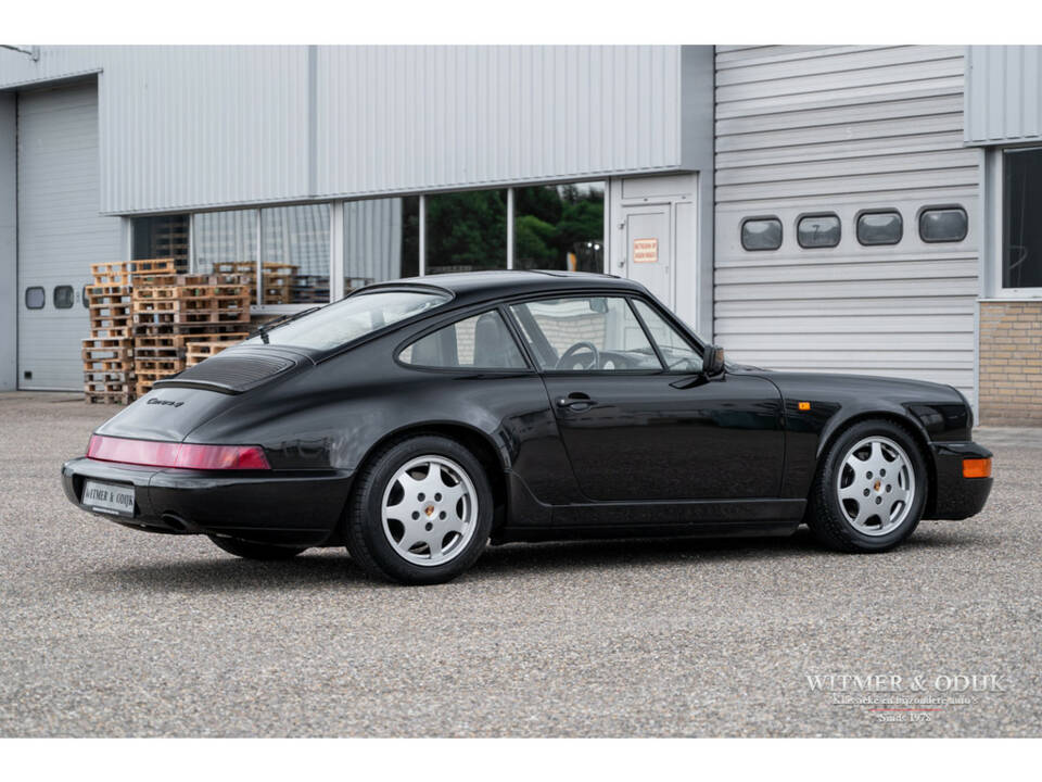 Image 10/28 de Porsche 911 Carrera 4 (1990)