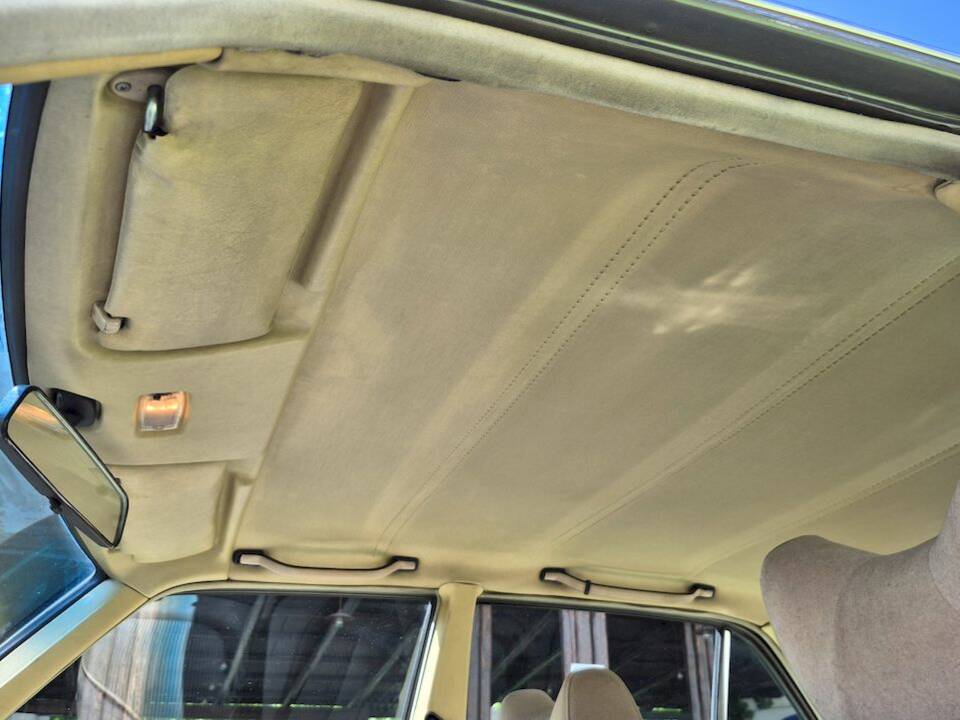 Image 37/71 of Mercedes-Benz 240 D (1980)