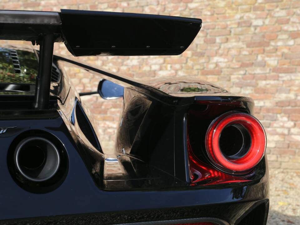 Image 49/50 of Ford GT Carbon Series (2021)