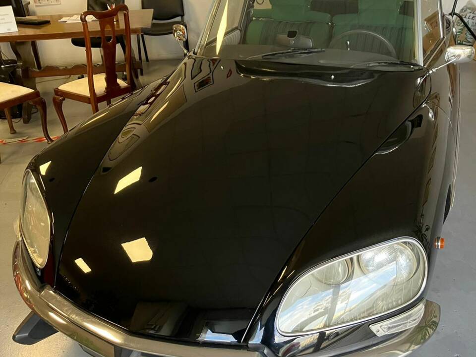 Image 5/8 of Citroën DS 21 IE Pallas (1972)