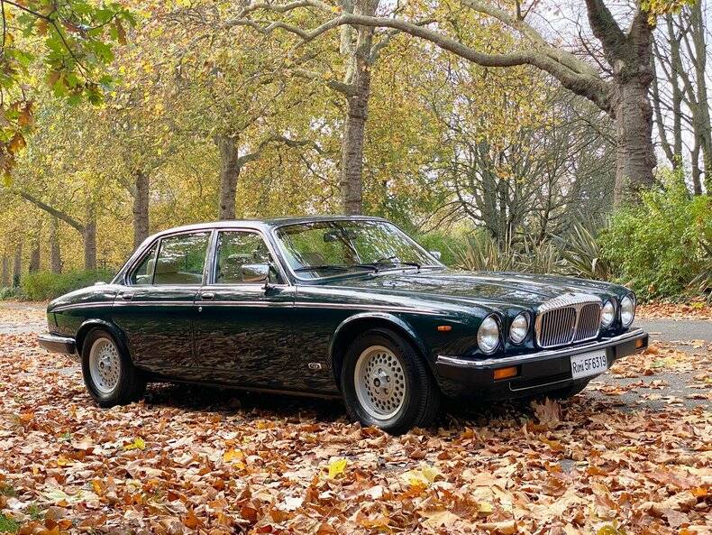 Bild 2/50 von Daimler Double Six (1992)