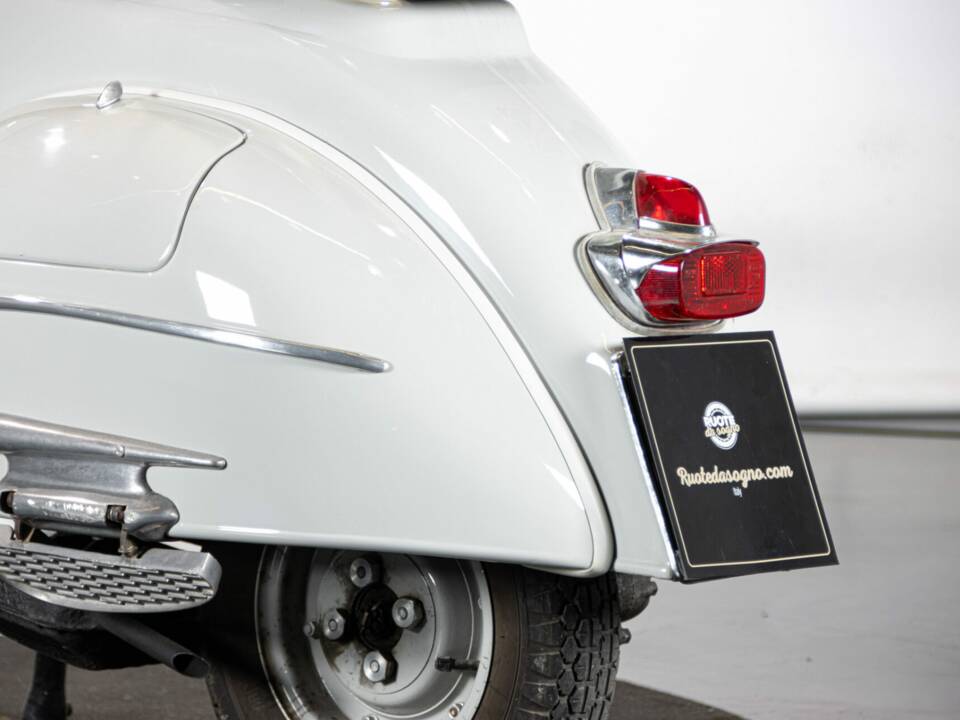 Immagine 16/50 di Piaggio Vespa 125 (1959)