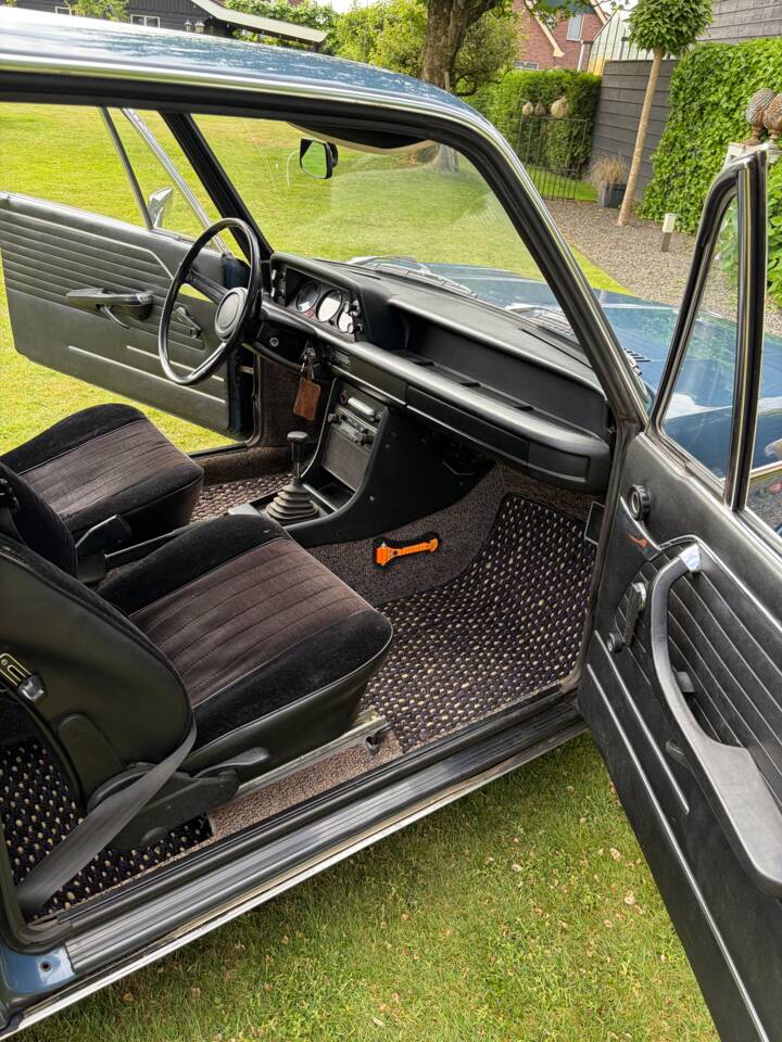 Imagen 11/13 de BMW 1802 (1973)