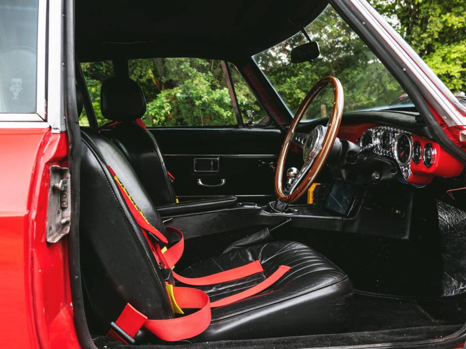 Image 35/50 of MG MGB GT V8 (1977)