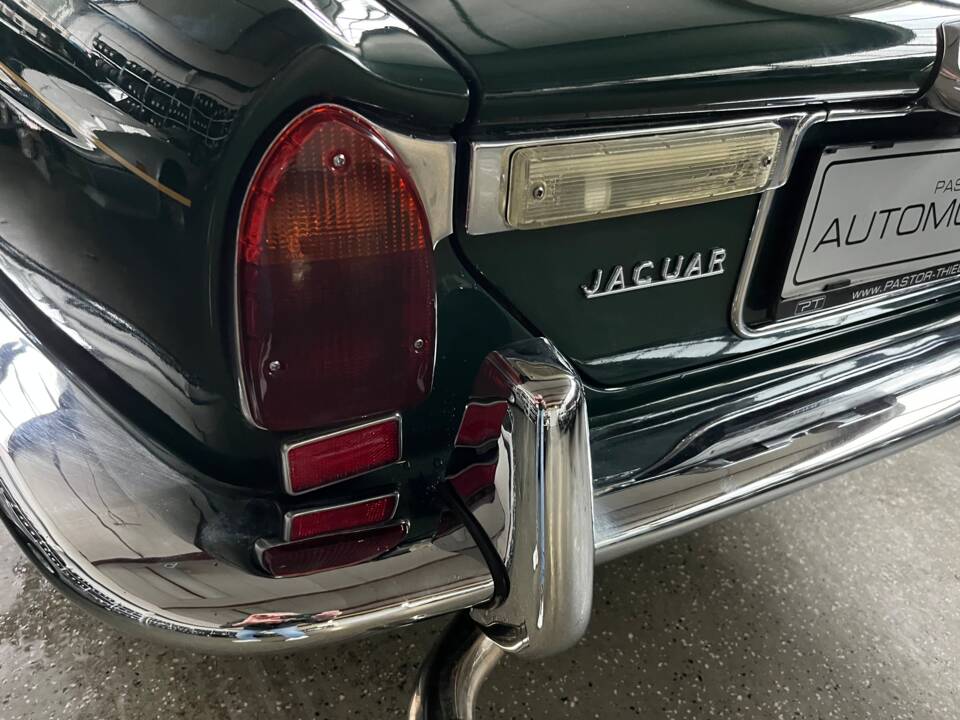 Immagine 20/47 di Jaguar XJ 6 C 4.2 (1976)