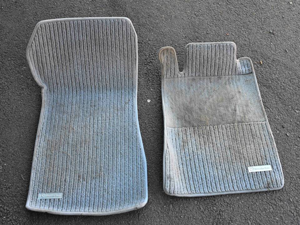 Image 32/50 of Mercedes-Benz CLK 230 Kompressor (2002)