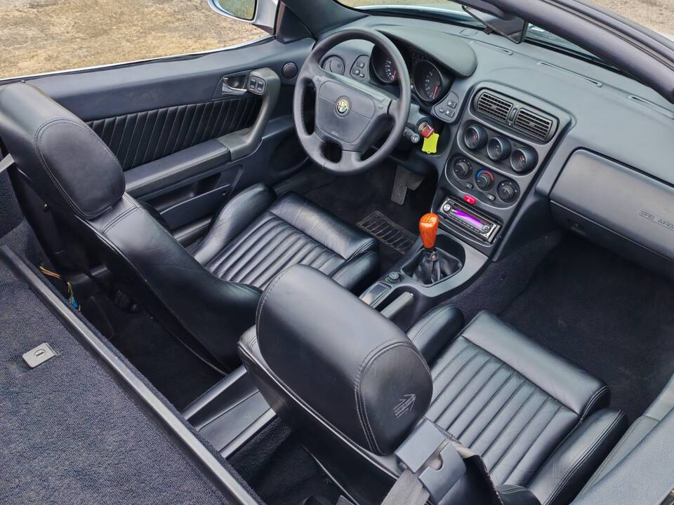 Bild 35/40 von Alfa Romeo Spider 2.0 Twin Spark 16V (1997)