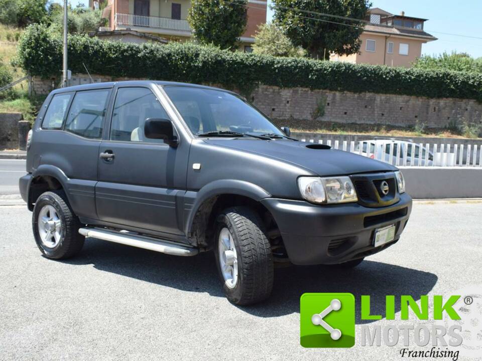 Immagine 2/10 di Nissan Terrano II 2.7 TD (2000)