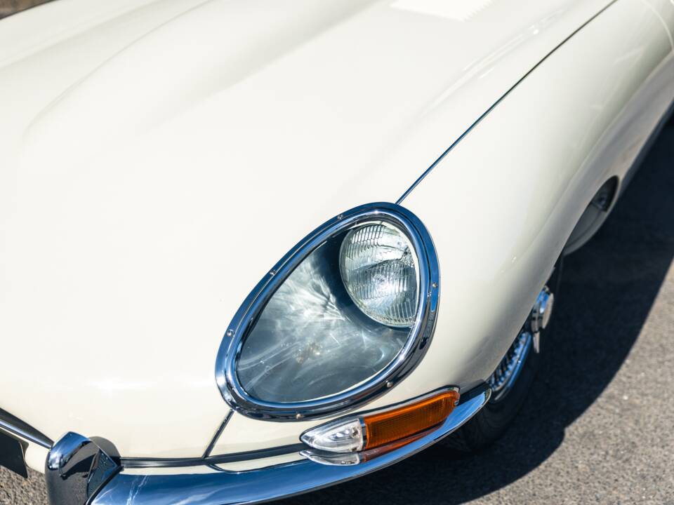 Image 13/50 de Jaguar Type E 3.8 (1963)