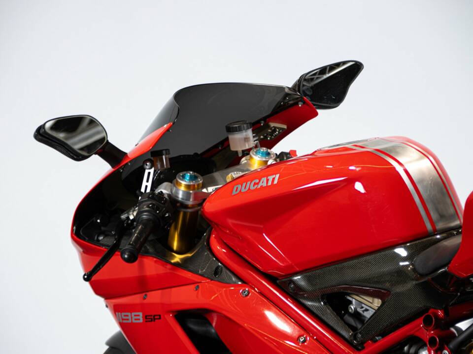 Immagine 23/50 di Ducati DUMMY (2011)