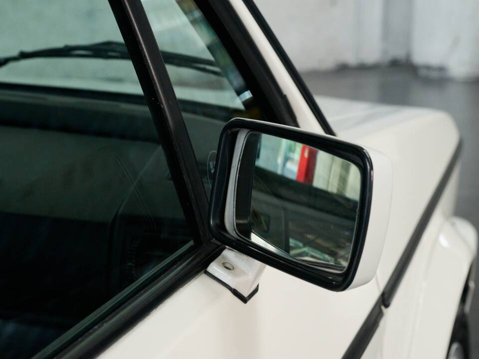 Image 40/50 of Volkswagen Golf Mk I Convertible 1.8 (1989)