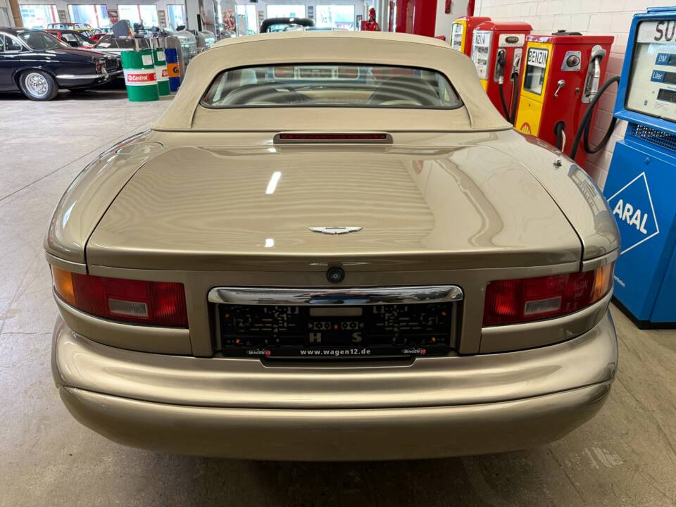 Immagine 16/17 di Aston Martin DB 7 Volante (1998)
