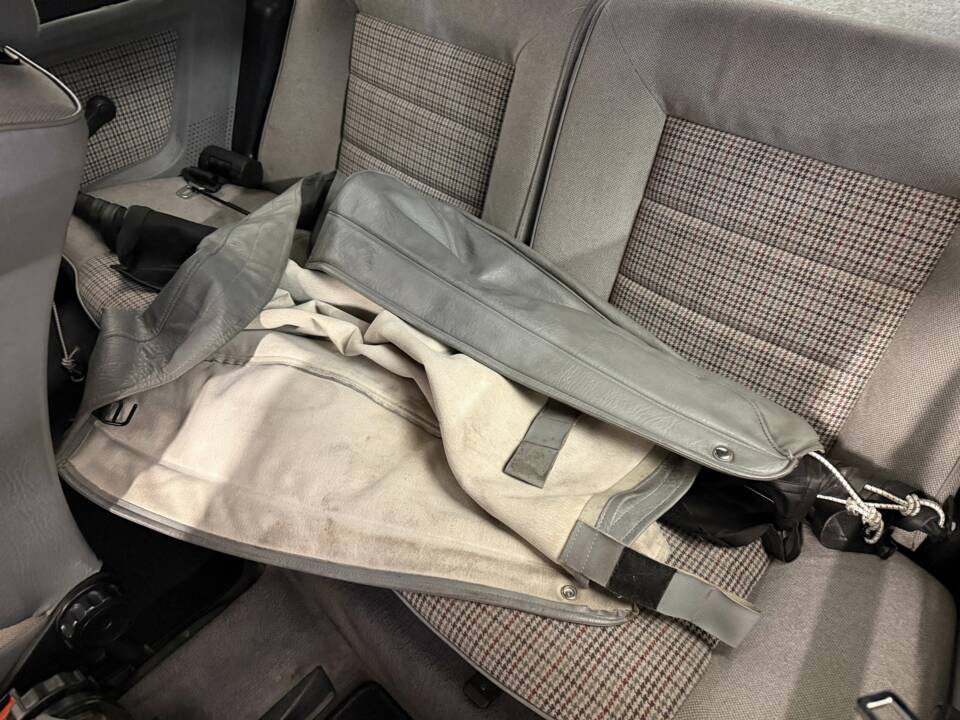 Image 16/19 of Volkswagen Golf I Cabrio GLi 1.8 (1989)