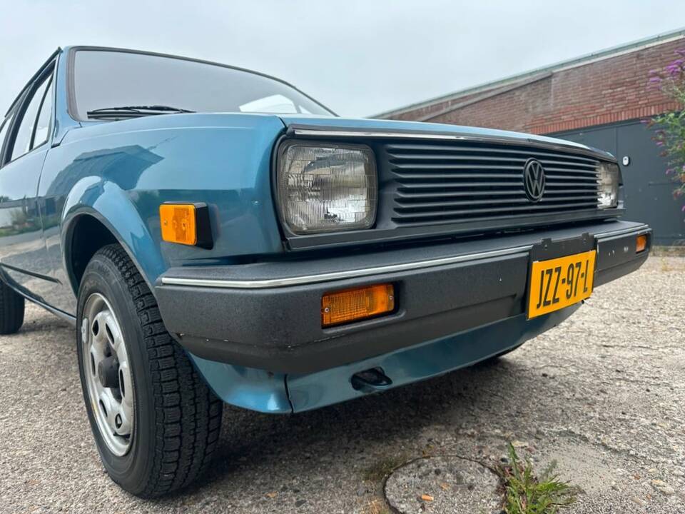 Bild 5/8 von Volkswagen Polo II Steilheck  1.3 (1981)